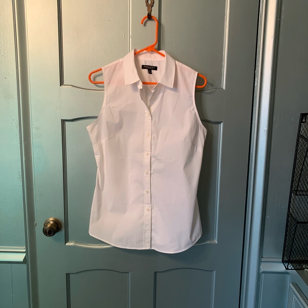 Sleeveless button down blouse